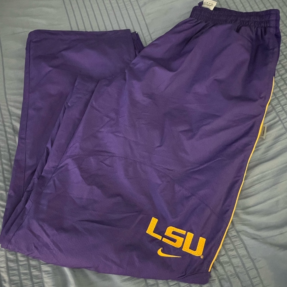 LSU Nike Purple Storm-FIT Athletic Windpants with Mesh Lining- men’s large